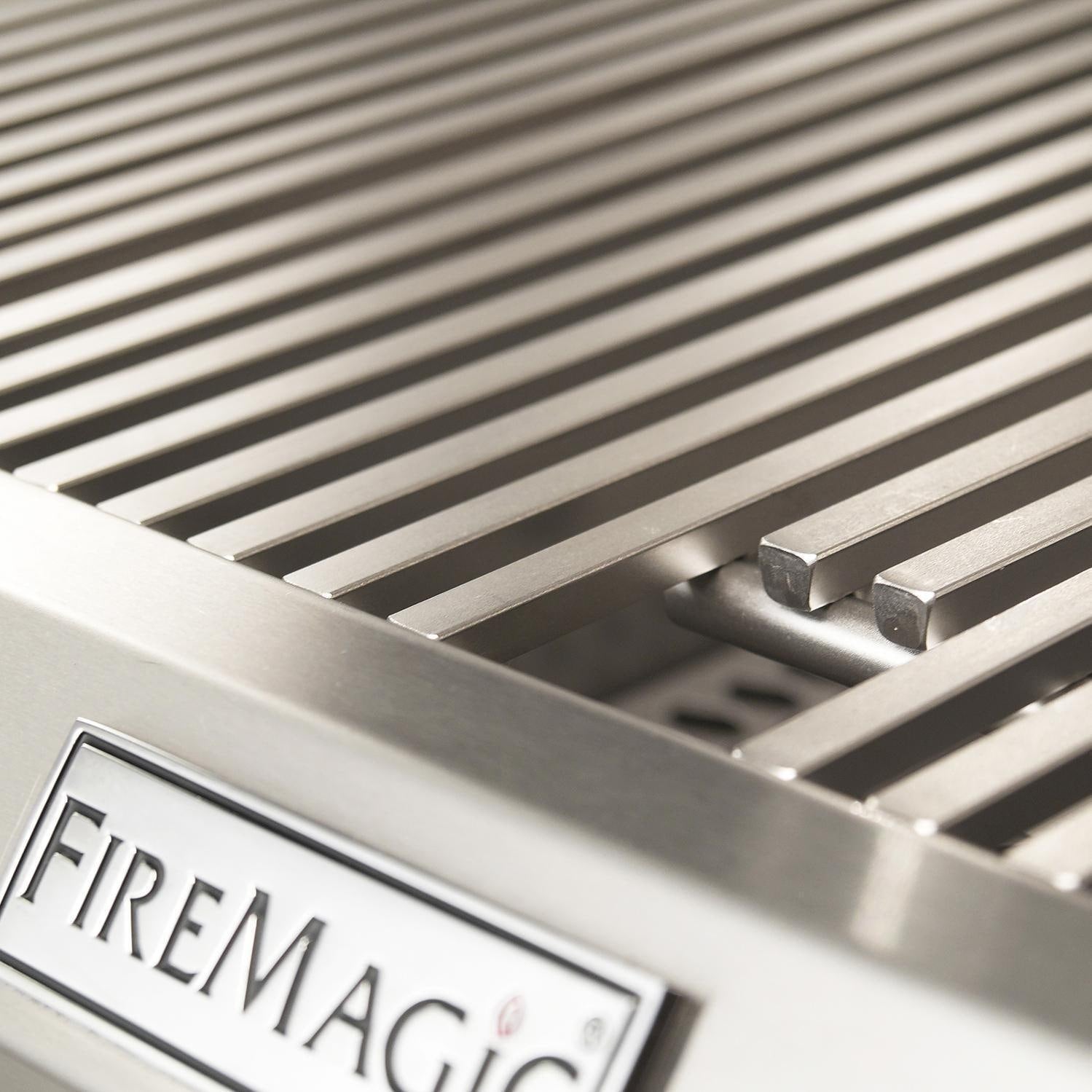 Fire Magic Choice Multi-User CM430I Built-In Gas Grill With Analog Thermometer - CM430I-RT1P