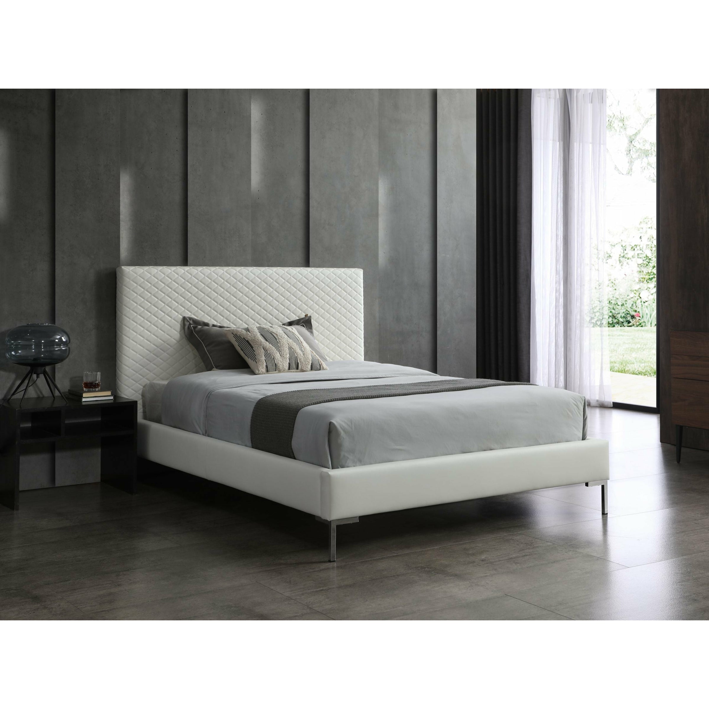 Whiteline Modern Living - Liz Full Bed BF1689P-DGRY