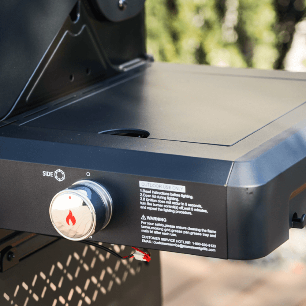 Monument Grills Mesa 325 Black Gas Grill 3 Burners Liquid Propane Gas