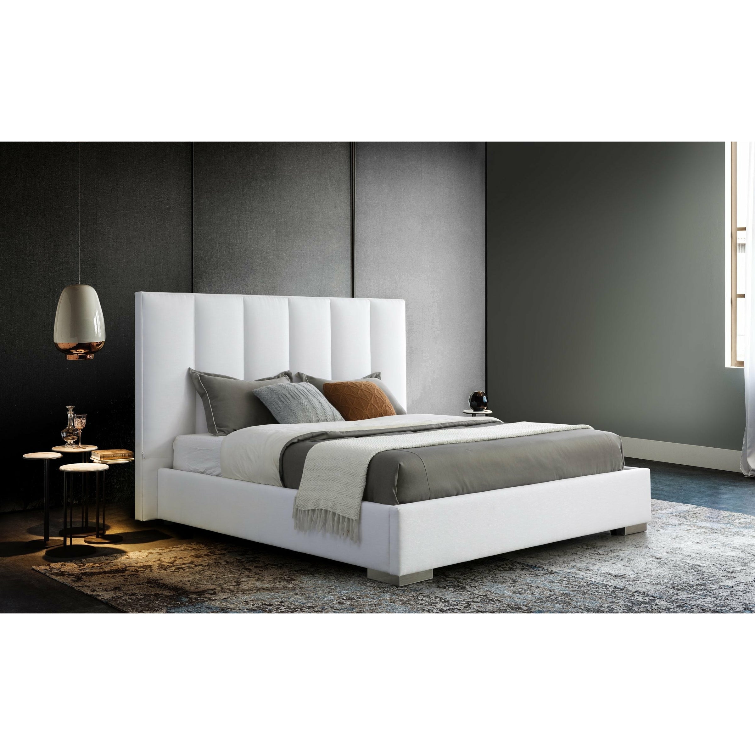 Whiteline Modern Living - Velvet Bed Queen BQ1655-BLK