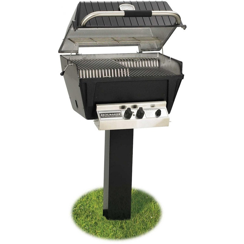 Broilmaster P4-XFN Premium Natural Gas Grill On Black In-Ground Post