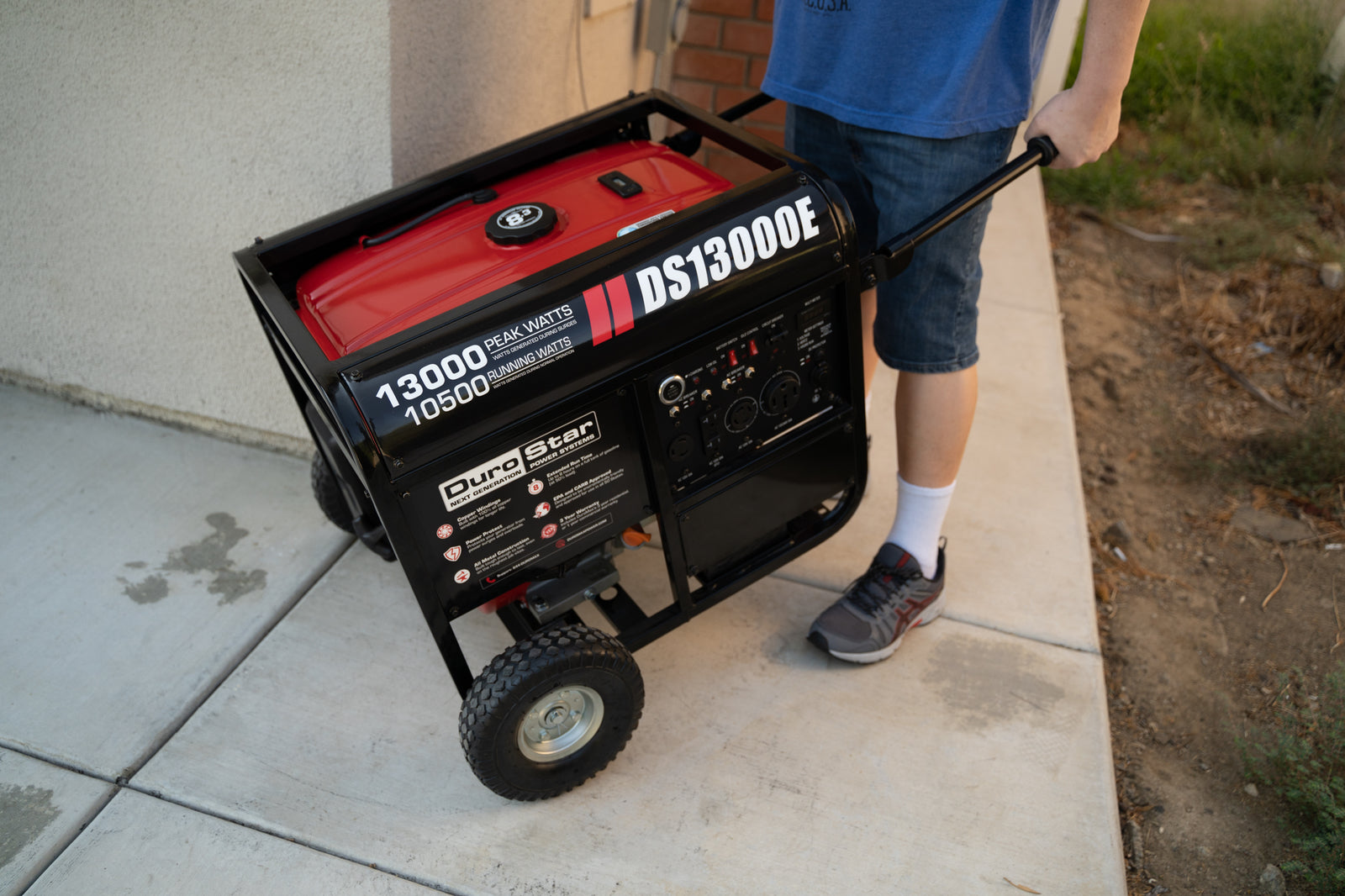 (Discontinued) DuroStar 13,000 Watt Gasoline Portable Generator  DS13000E